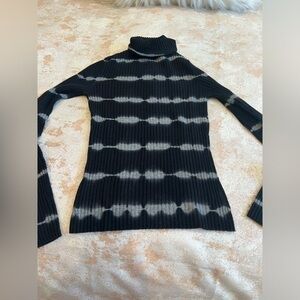 AUTUMN CASHMERE TIE DYE TURTLENECK SIZE XS